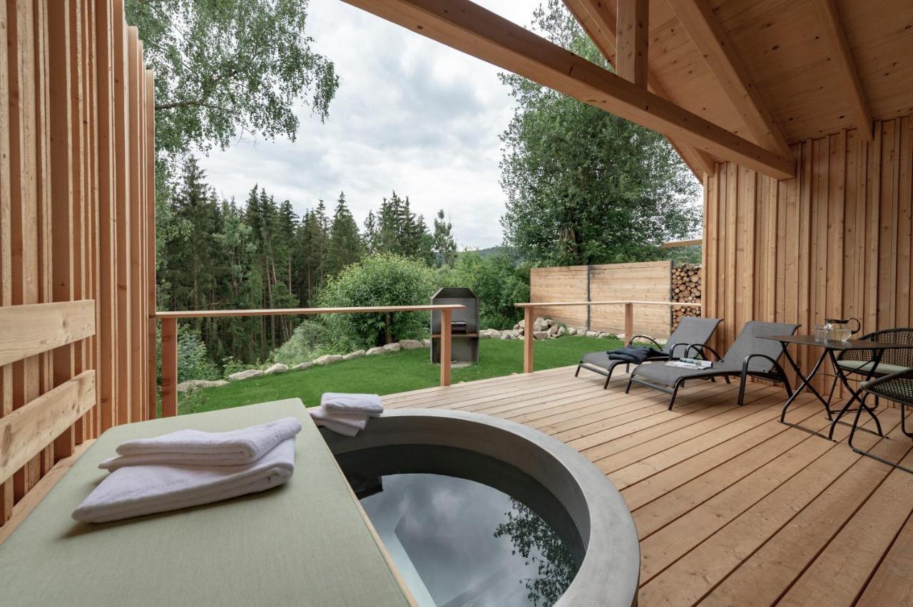 Forstgut - Premium Waldchalets Und Lodge Suiten Regen Eksteriør bilde