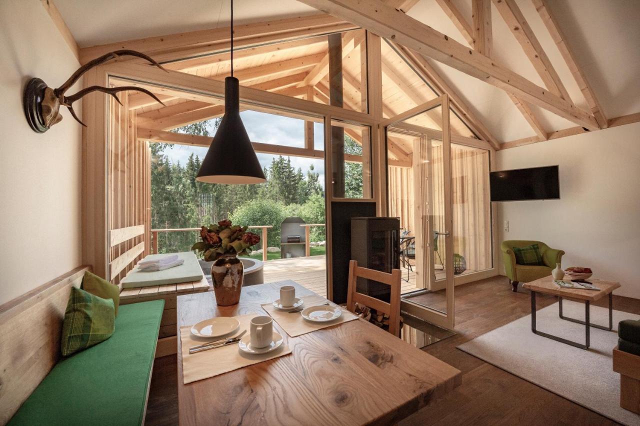 Forstgut - Premium Waldchalets Und Lodge Suiten Regen Eksteriør bilde
