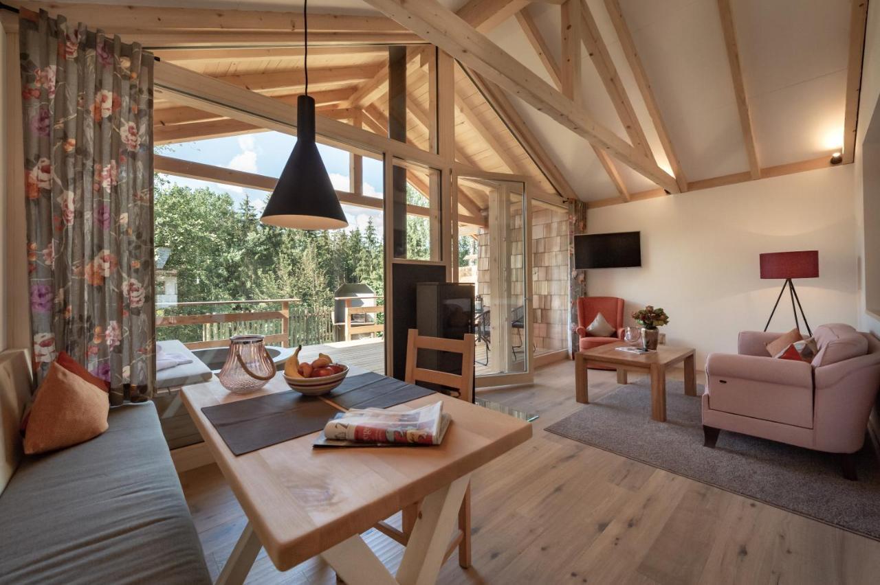 Forstgut - Premium Waldchalets Und Lodge Suiten Regen Eksteriør bilde