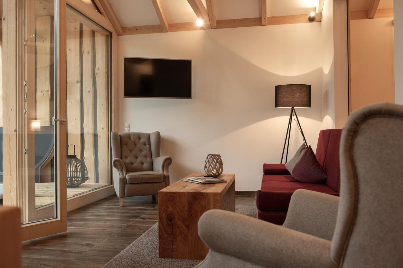 Forstgut - Premium Waldchalets Und Lodge Suiten Regen Eksteriør bilde