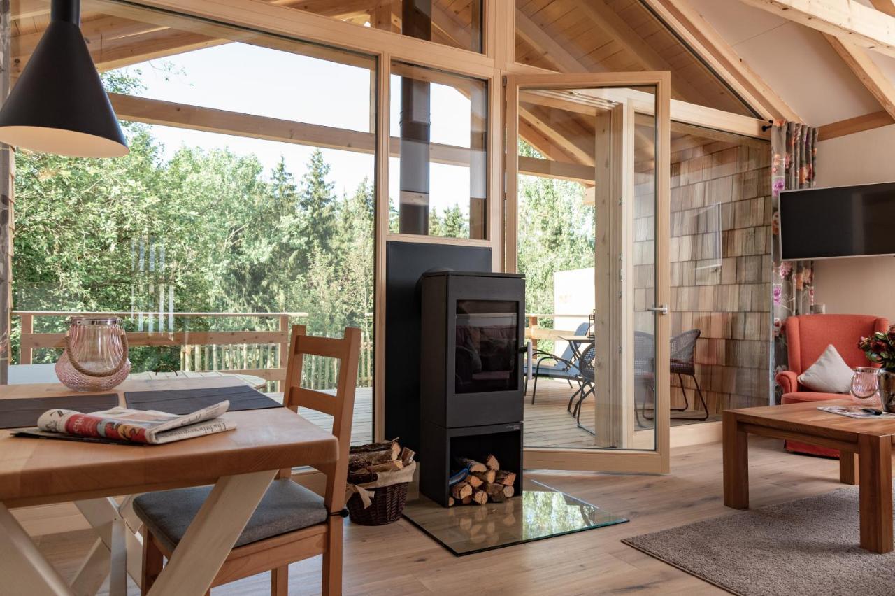 Forstgut - Premium Waldchalets Und Lodge Suiten Regen Eksteriør bilde
