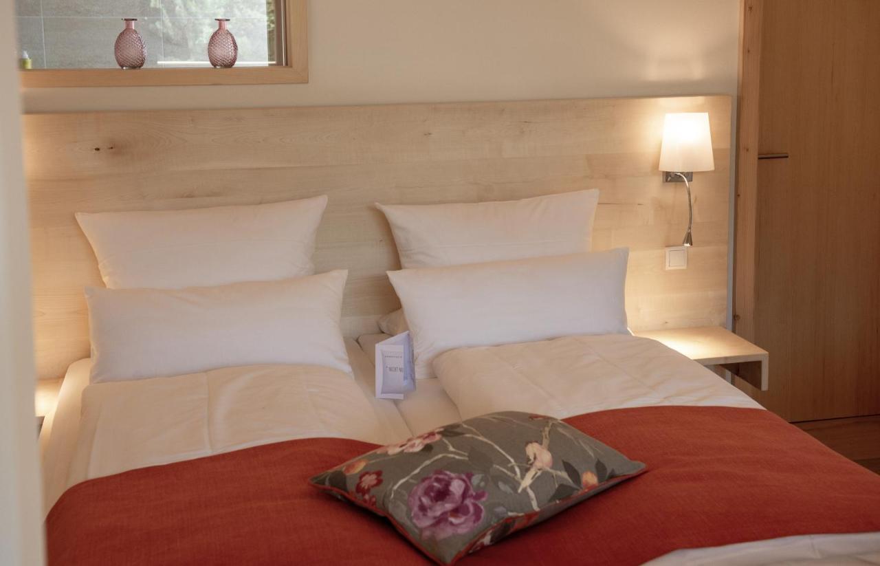 Forstgut - Premium Waldchalets Und Lodge Suiten Regen Eksteriør bilde