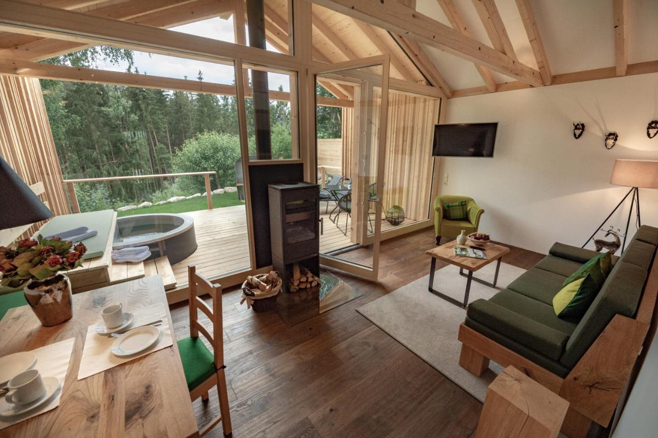Forstgut - Premium Waldchalets Und Lodge Suiten Regen Eksteriør bilde