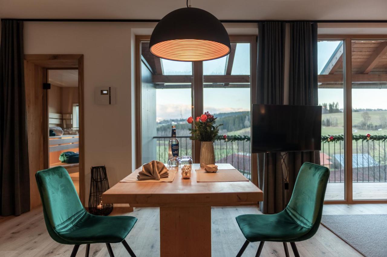 Forstgut - Premium Waldchalets Und Lodge Suiten Regen Eksteriør bilde