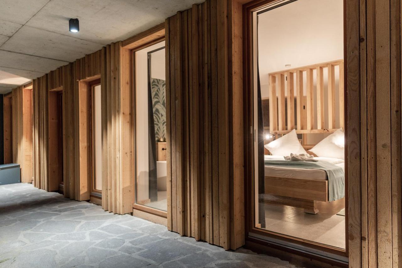 Forstgut - Premium Waldchalets Und Lodge Suiten Regen Eksteriør bilde