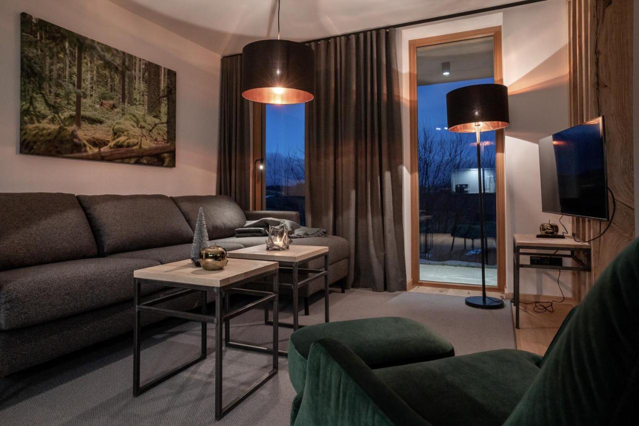 Forstgut - Premium Waldchalets Und Lodge Suiten Regen Eksteriør bilde
