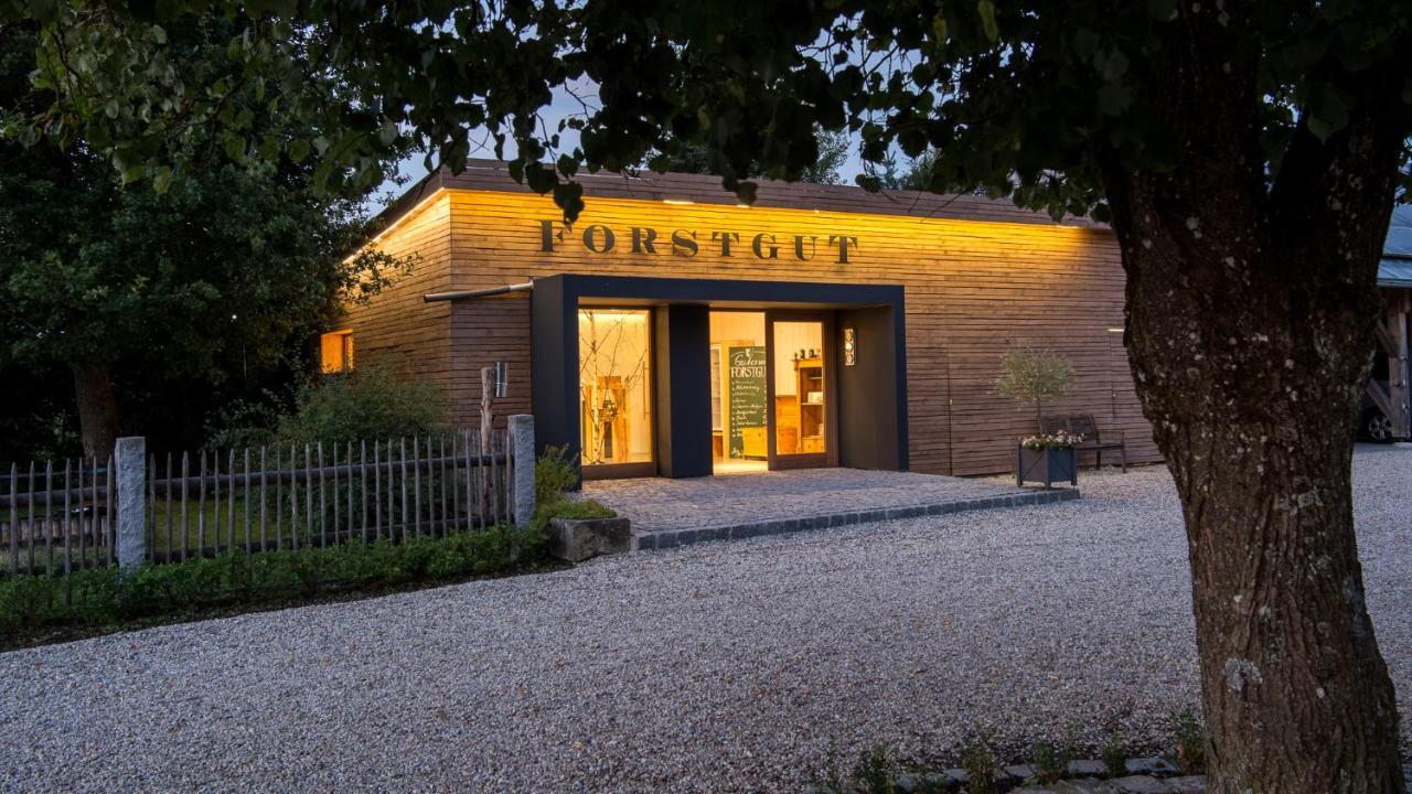 Forstgut - Premium Waldchalets Und Lodge Suiten Regen Eksteriør bilde