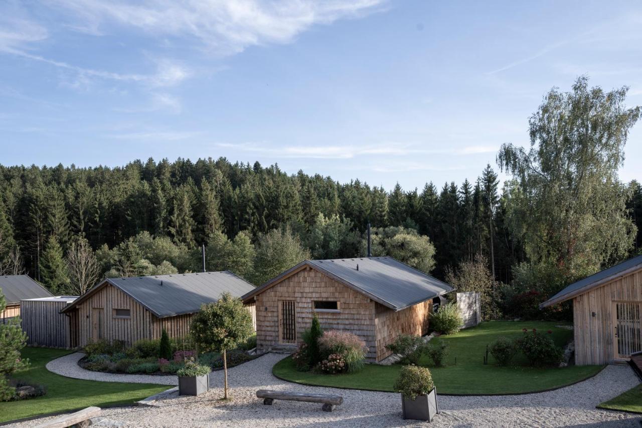 Forstgut - Premium Waldchalets Und Lodge Suiten Regen Eksteriør bilde